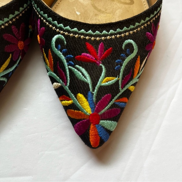 Sam Edelman Women's Black Embroidered Heels - Picture 3 of 7
